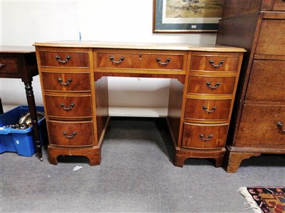 Lot 466 - Reproduction walnut twin pedestal desk