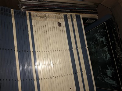 Lot 131 - Ten boxes of Laserdiscs, and Videodisc films / music.