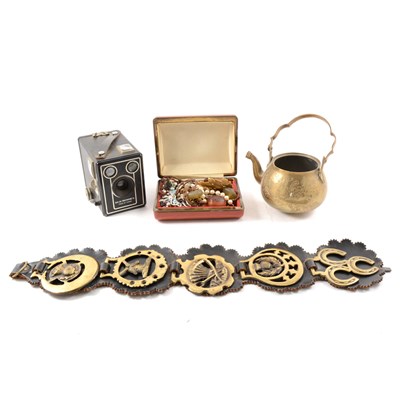 Lot 121 - Box of metalware, horse brasses, badges,...