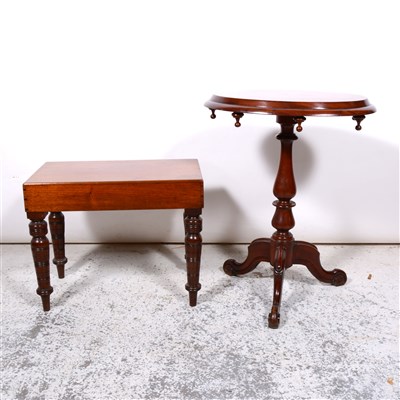 Lot 312 - Victorian mahogany bidet, on turned legs,...