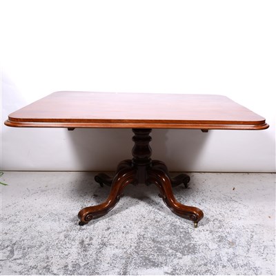 Lot 332 - Victorian mahogany pedestal dining table