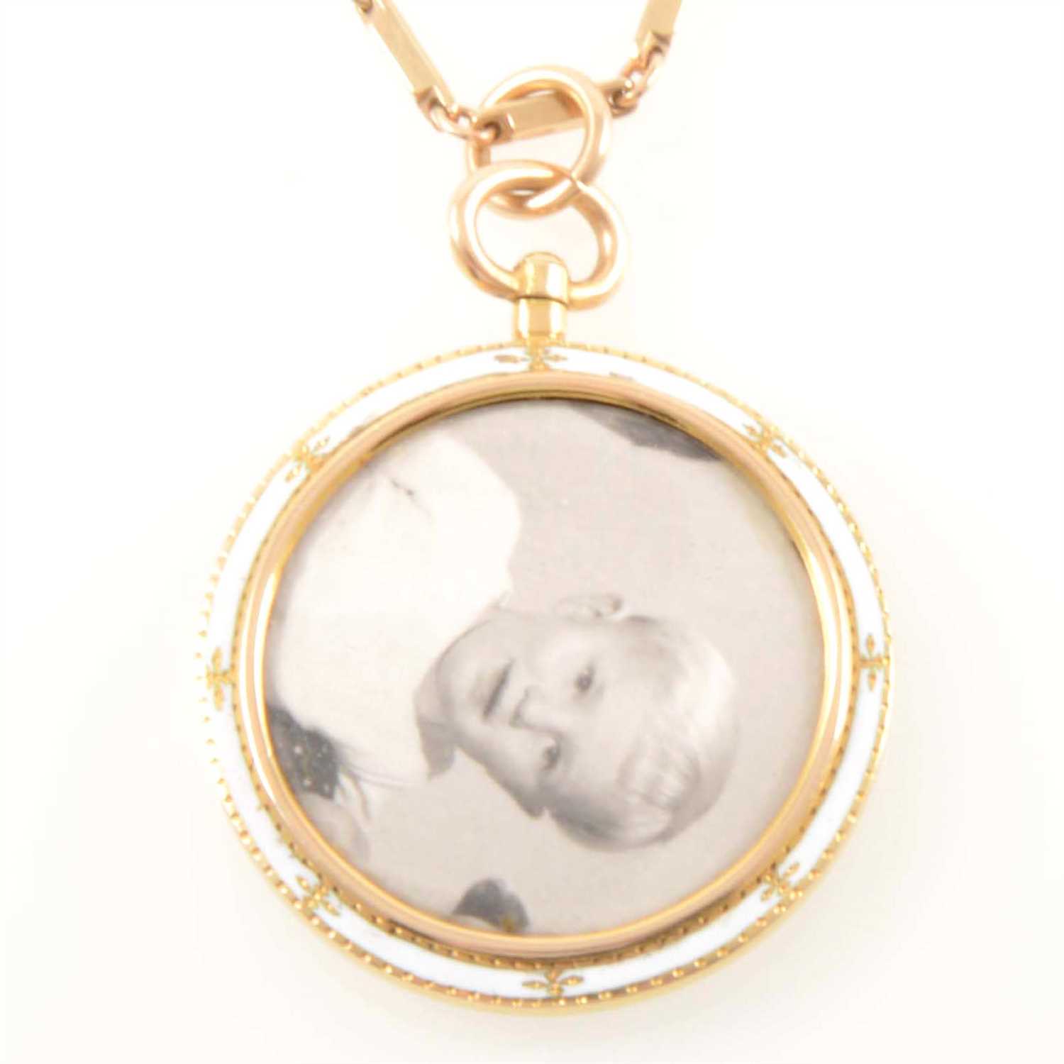 Lot 224 - An enamel photo frame pendant and chain