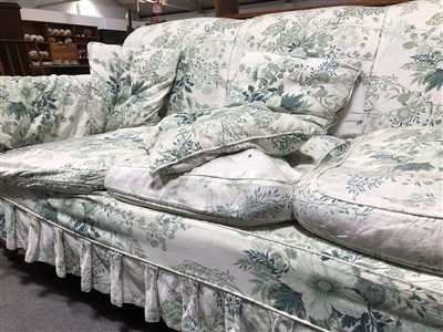 Lot 435 - A traditional three-piece suite, ...