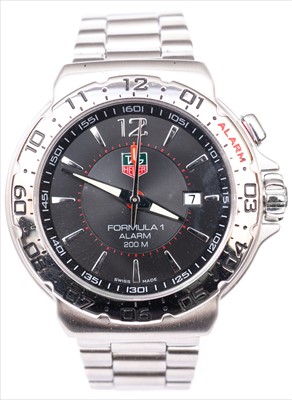 Lot 725 - Tag Heuer - a gentleman's Formula 1 Alarm quartz wrist watch