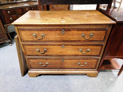 Lot 605 - A oak chest of drawers, ...