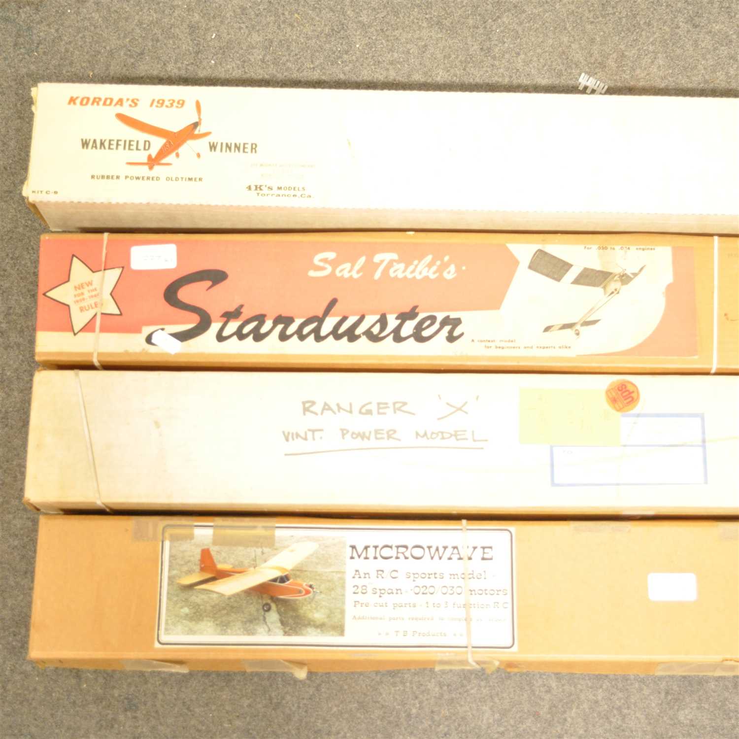 Lot 336 - 4 x AMERICAN Kits