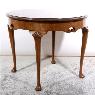 Lot 475 - A walnut occasional table, circular top with cross-banding