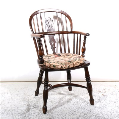 Lot 384 - A Victorian elm and ash small Windsor chair