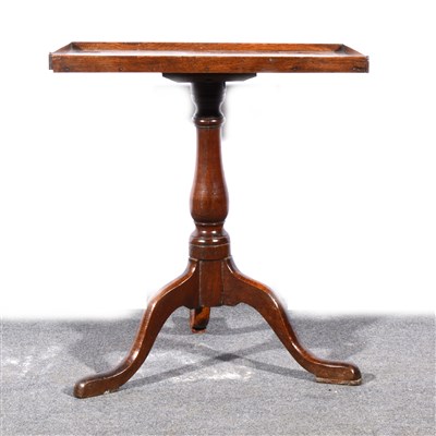 Lot 605 - Oak tripod table