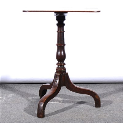 Lot 532 - Victorian oak tripod table