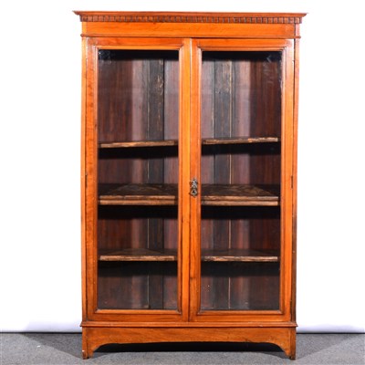 Lot 532 - An Edwardian walnut bookcase, ...