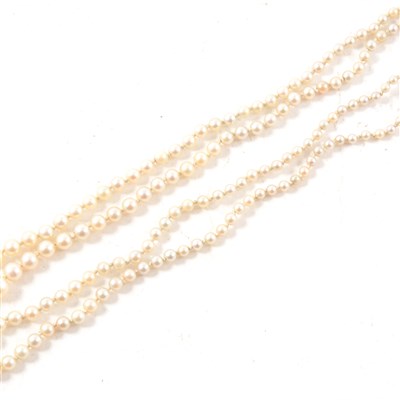 Lot 233 - A two row cultured pearl necklace