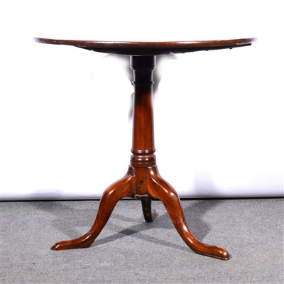 Lot 573 - A Georgian fruitwood occasional table