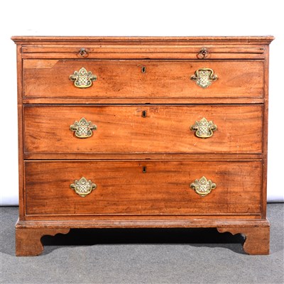 Lot 413 - George III mahogany bachelors chest