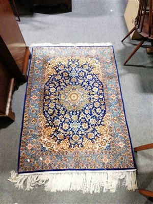 Lot 724 - A Tabriz pattern rug