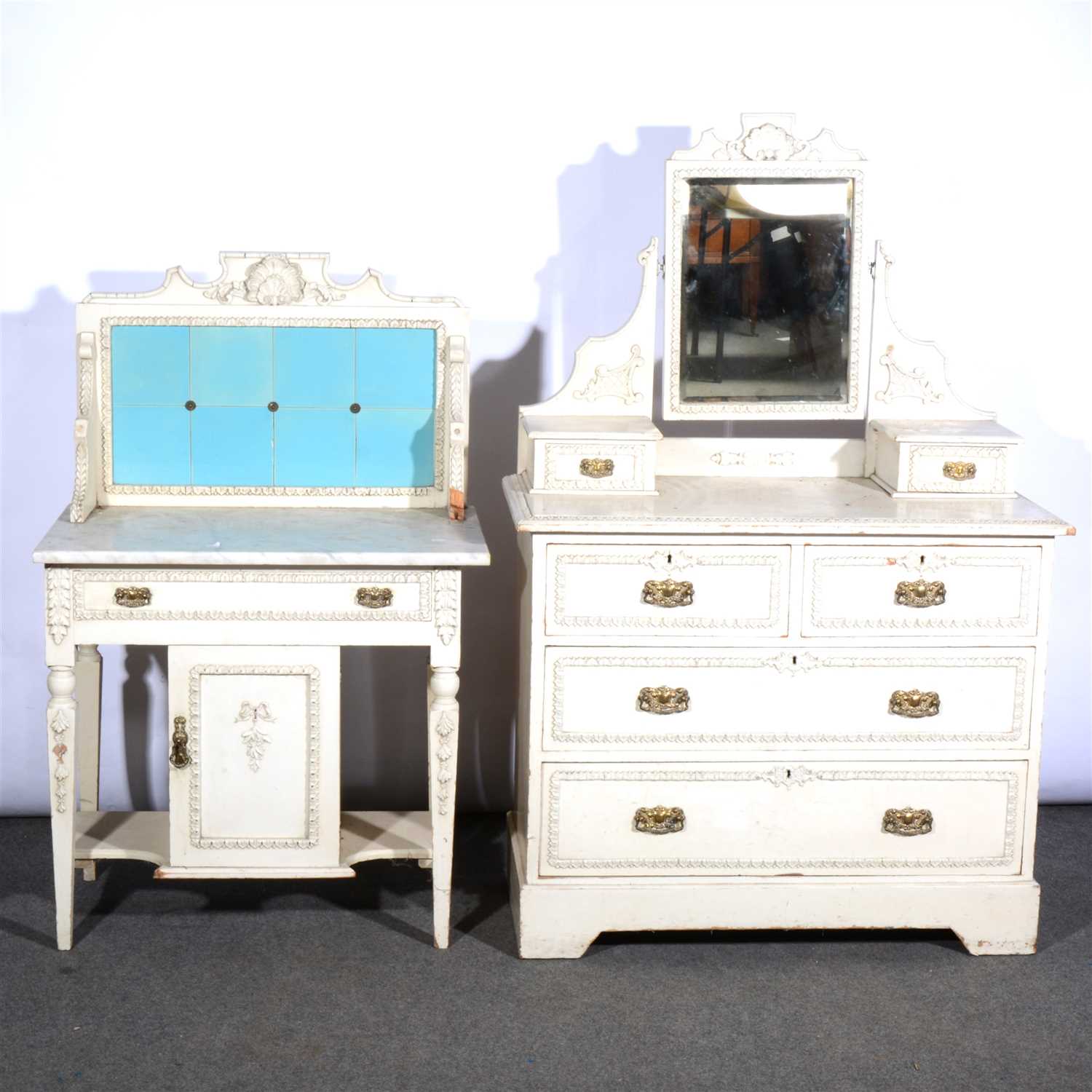 Lot 496 - An Edwardian white painted dressing table, and matching washstand