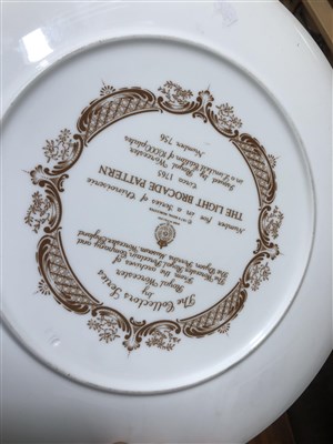 Lot 33 - A Victorian bone china cabinet plate, ...