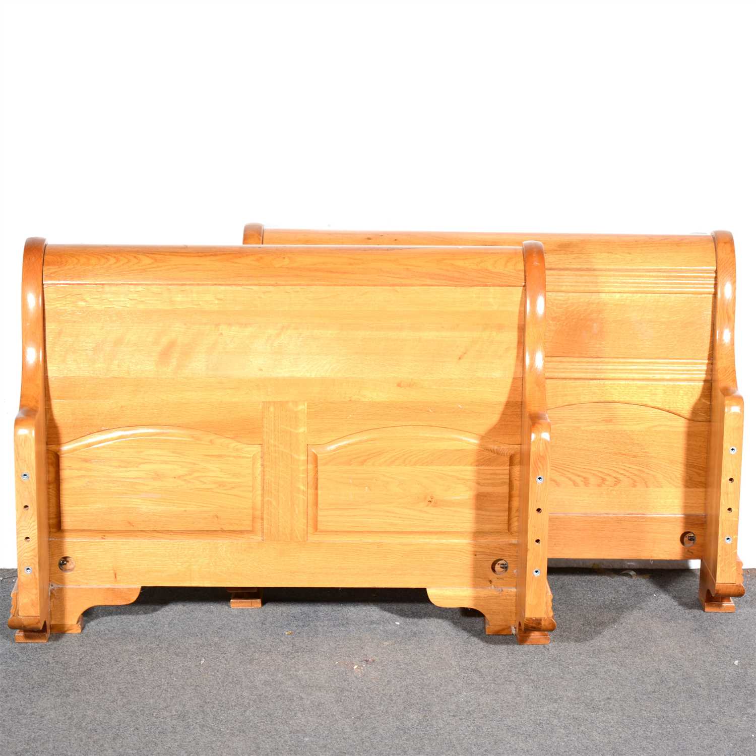 Lot 405 - Contemporary light oak single sleigh bed