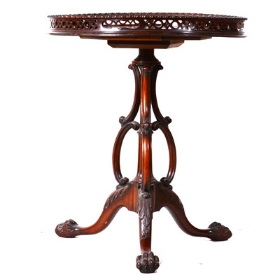Lot 457 - A George III style mahogany pedestal table