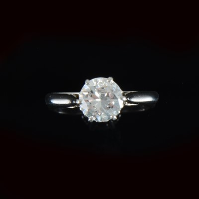 Lot 658 - A diamond solitaire ring.