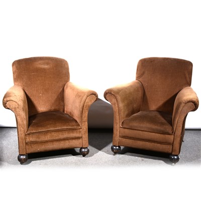 Lot 404 - A pair of traditional deep easychairs