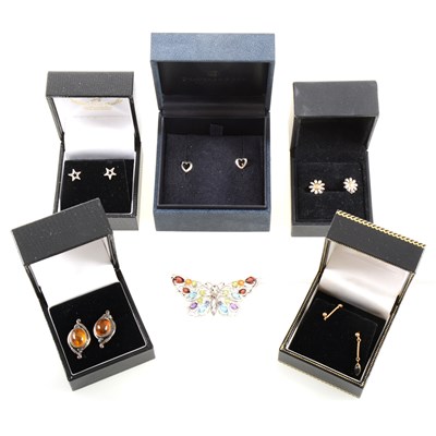 Lot 402 - A collection of modern silver and gold jewellery