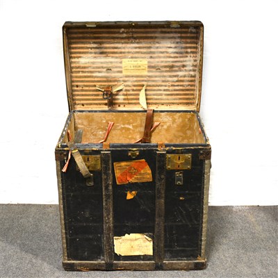 Lot 285 - A vintage travelling trunk, by L. Gisler, Paris