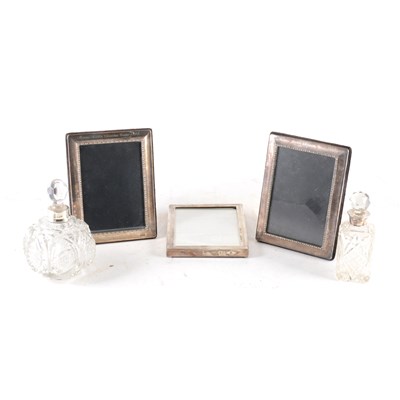 Lot 262 - Three silver photograph frames and other small silver items