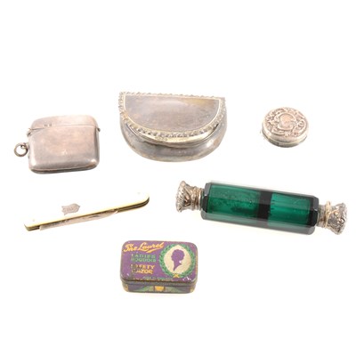 Lot 401 - A collection of small silver items.