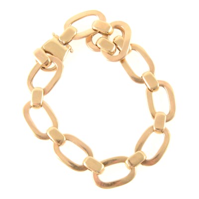 Lot 399 - A 9 carat yellow gold bracelet.