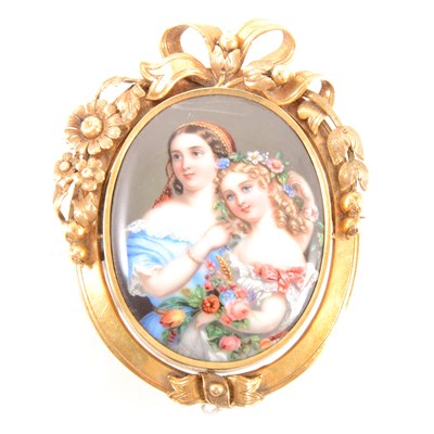 Lot 374 - An oval portrait brooch in a modern Russia box.
