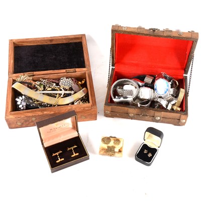 Lot 280 - A collection of wrist watches and costume jewellery