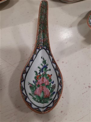 Lot 191 - A modern Chinese Canton style dinner service, decorated in famille rose enamels.