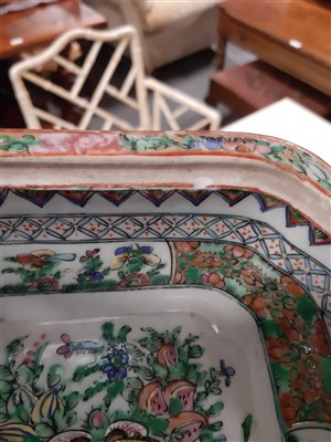 Lot 191 - A modern Chinese Canton style dinner service, decorated in famille rose enamels.