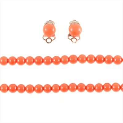 Lot 326 - A coral bead necklace and pair of earclips.