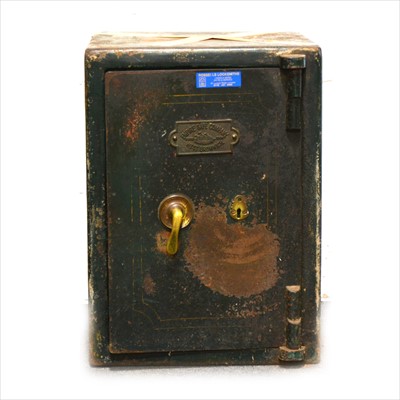 Lot 331 - An old safe, labelled Empire Safe Company