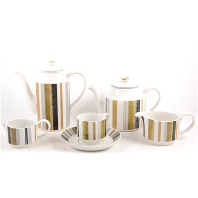 Lot 204 - Midwinter 'Queensberry' pattern dinner, tea and coffee service