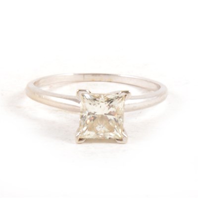 Lot 243 - A diamond solitaire ring.