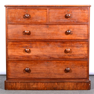 Lot 521 - A Victorian mahogany chest of drawers, ...