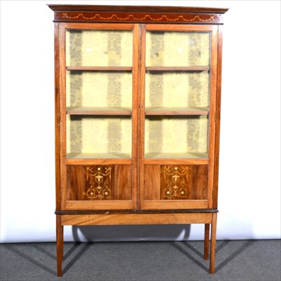 Lot 634 - An Edwardian mahogany inlaid china cabinet