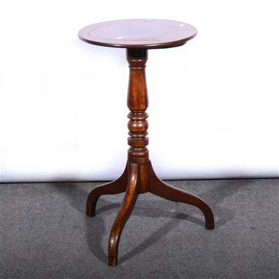 Lot 423 - A Victorian mahogany tripod table, ...