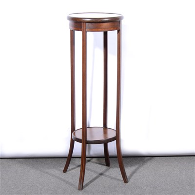 Lot 549 - An Edwardian mahogany jardinière stand, ...