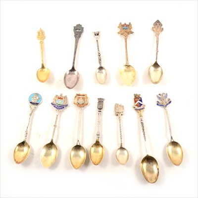 Lot 416 - A small quantity of silver and other crested and collectors'/souvenir spoons.