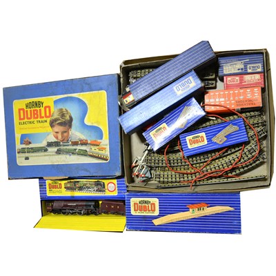 Lot 23 - Hornby Dublo OO gauge model railways; including EDG18 2-6-4 Tank Goods train set and others.