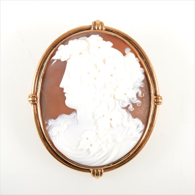 Lot 653 - A cameo brooch in 9 carat yellow gold handmade mount.