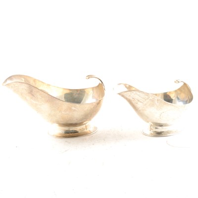 Lot 422 - Two silver sauce boats, Charles Boyton & Son Ltd, London 1936.