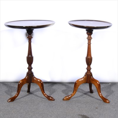 Lot 548 - A reproduction mahogany wine table