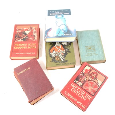 Lot 290 - Books on antiques and collecting, and other...