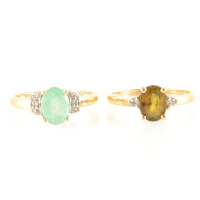 Lot 153 - Two gemstone rings, emerald and ambilobe