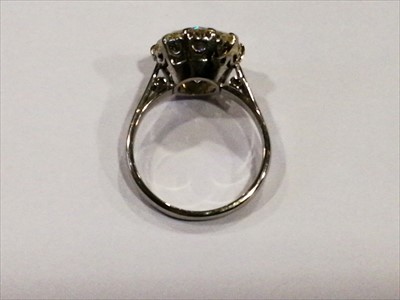 Lot 655 - A diamond solitaire ring.